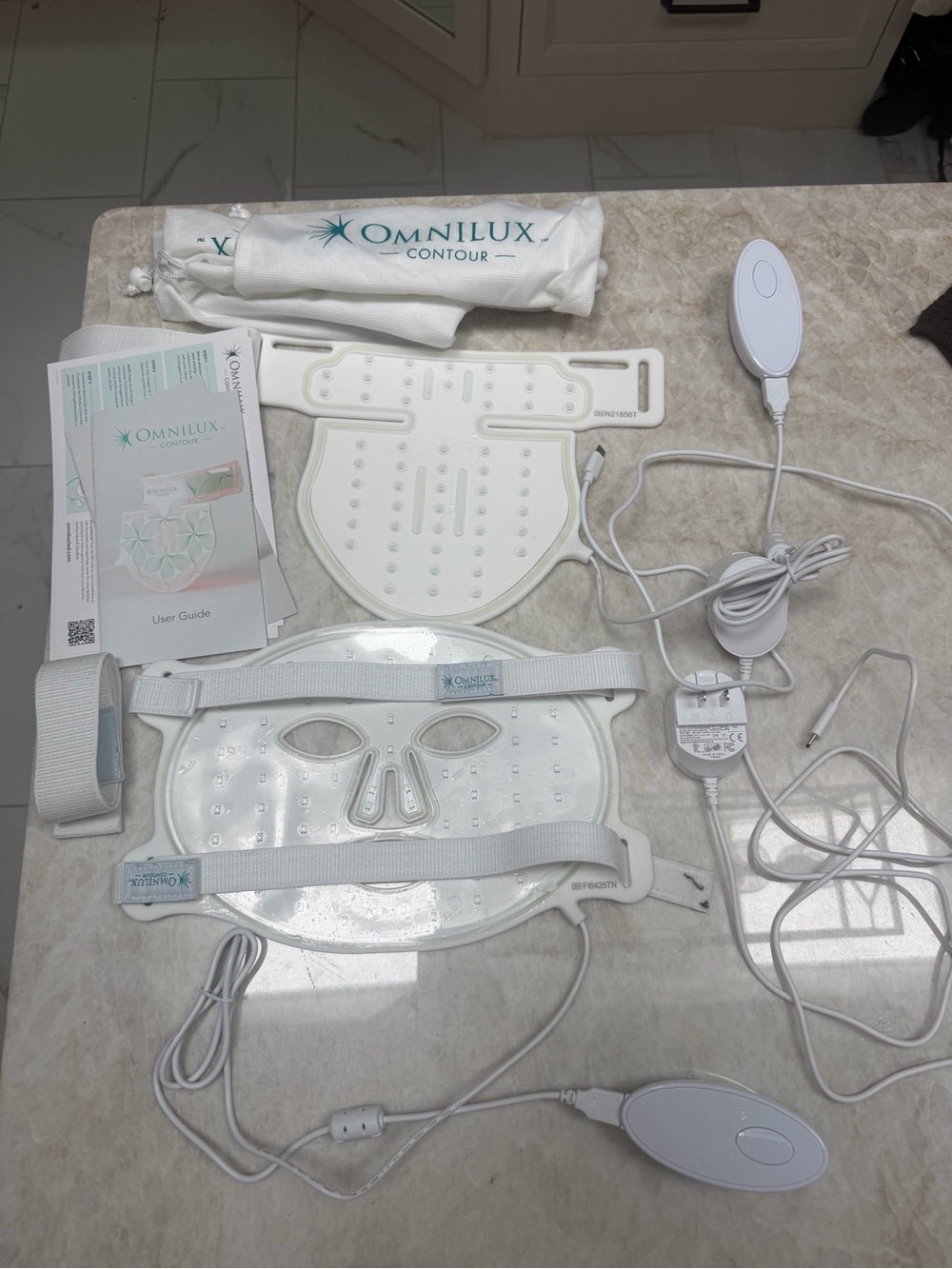 Omnilux Contour Face + Neck & Chest LED Red Light Therapy Set